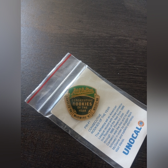 Vintage Oakland Athletics Consecutive Rookies Of The Year Edition Pin #1 MLB  - Picture 1 of 2